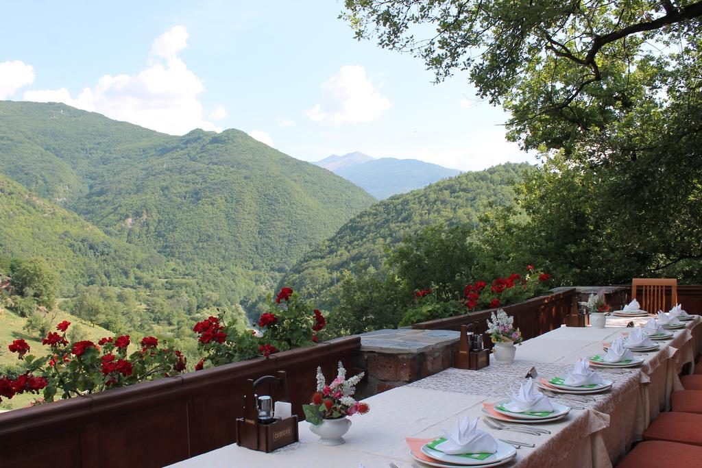 PackRaft, Wildkamp en trektocht in de Westelijke Balkan 23 Hotel Tutto