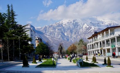 Байрам Куррі