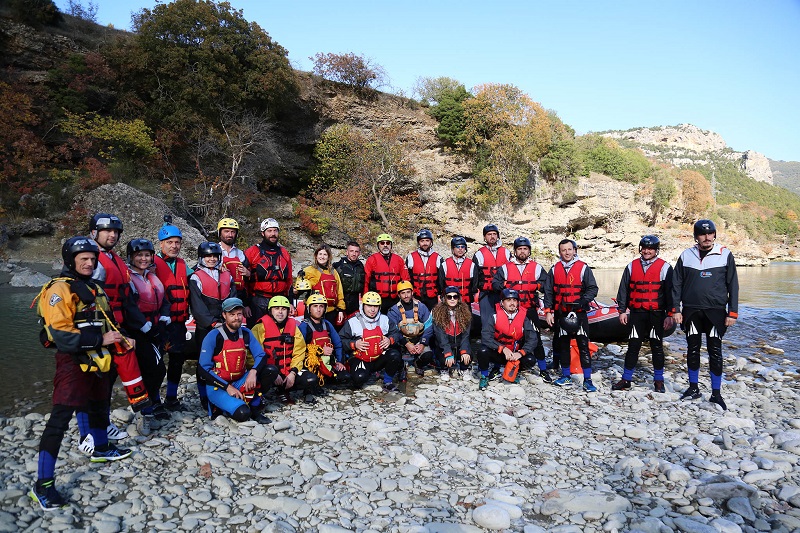 Embrace-Balkans-Adventure --- Entrenamiento-de-rafting-en-los-Balcanes-occidentales2