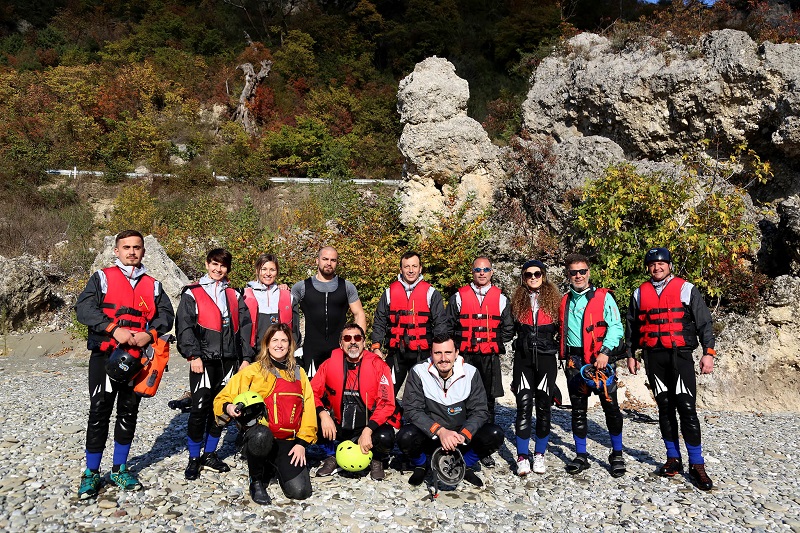 Formation de rafting de la Fédération mondiale de rafting en Albanie