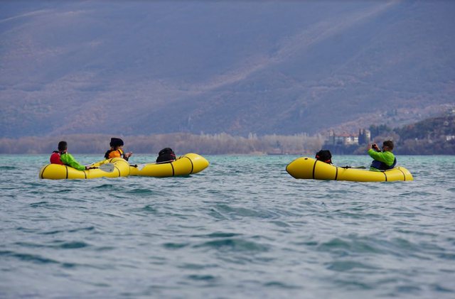 actividades acuáticas en pogradec