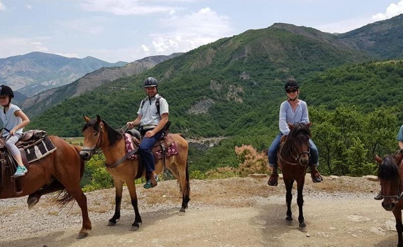 Montar a caballo en Permet