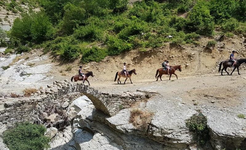 Paardrijden in Zuid-Albanië8