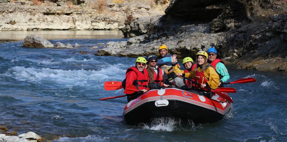 Rafting en el río salvaje Vjosa